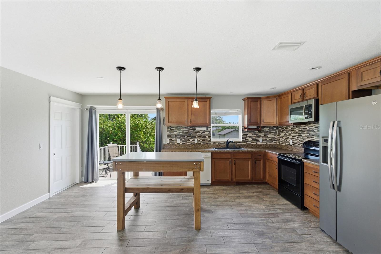 Image 7 of 25 For 3310 Ames Street