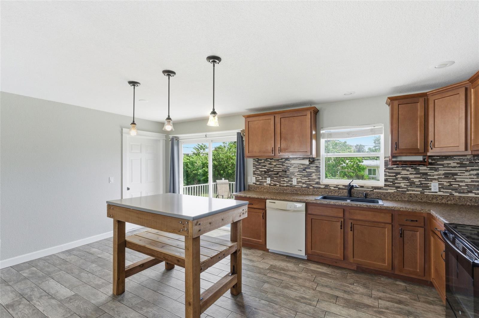 Image 9 of 25 For 3310 Ames Street