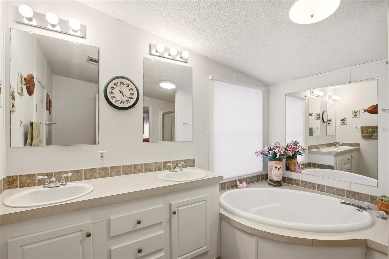 Image 17 of 33 For 184 Manatee Loop