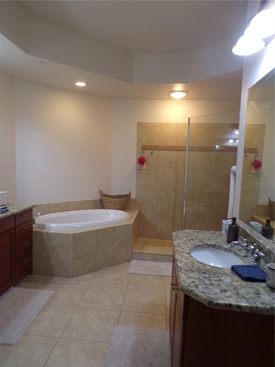 Image 6 of 31 For 94 Vivante Boulevard 302-9432