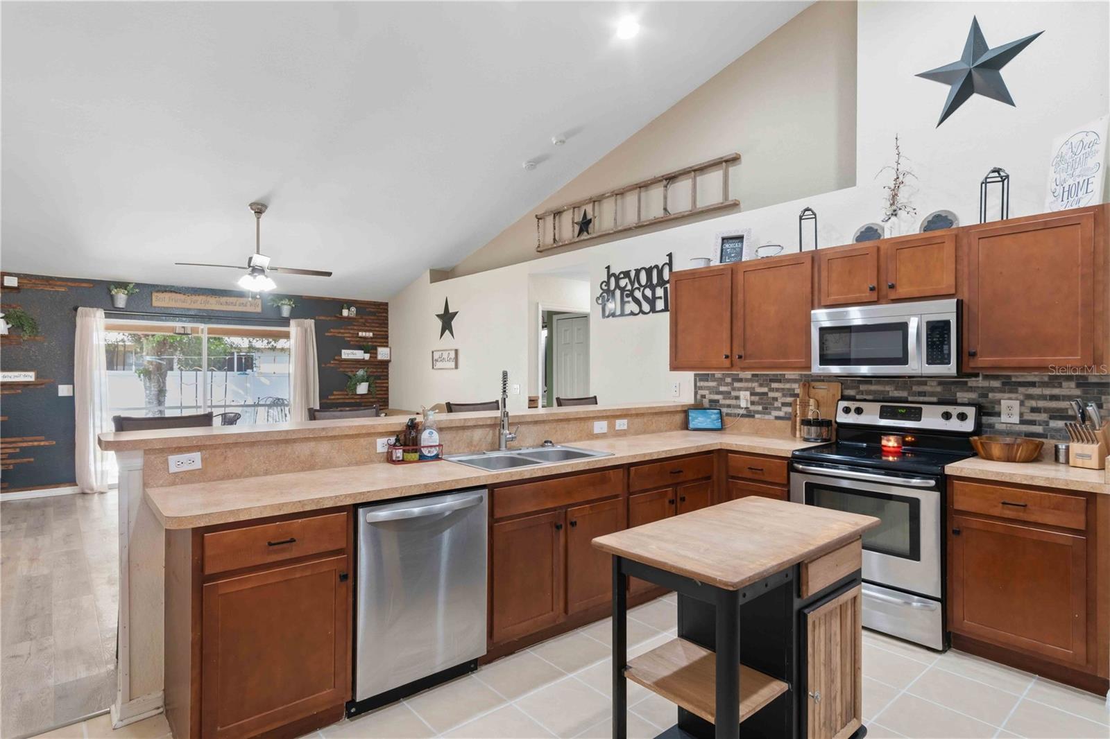 Image 10 of 50 For 3680 Channing Avenue