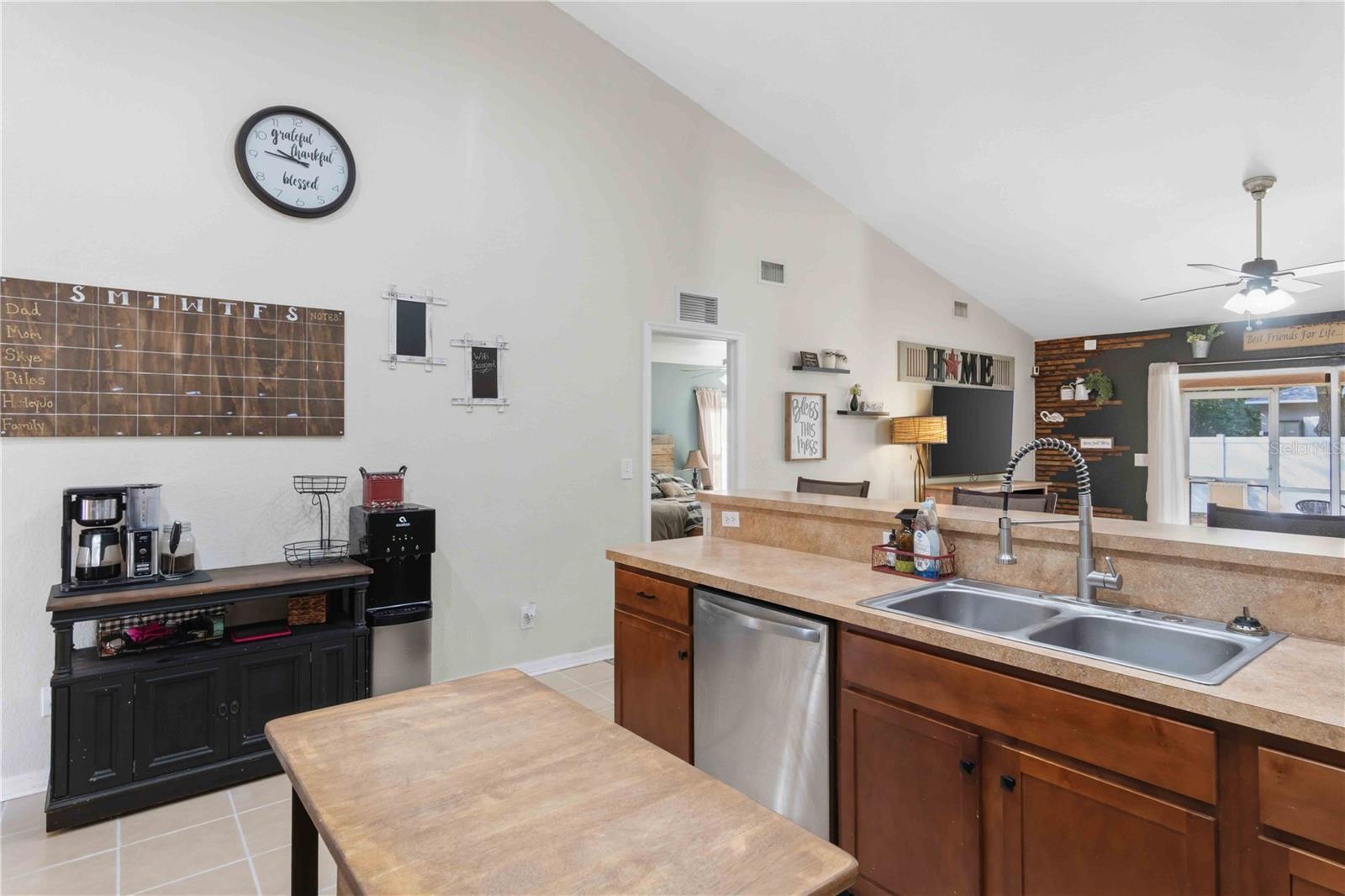 Image 12 of 50 For 3680 Channing Avenue