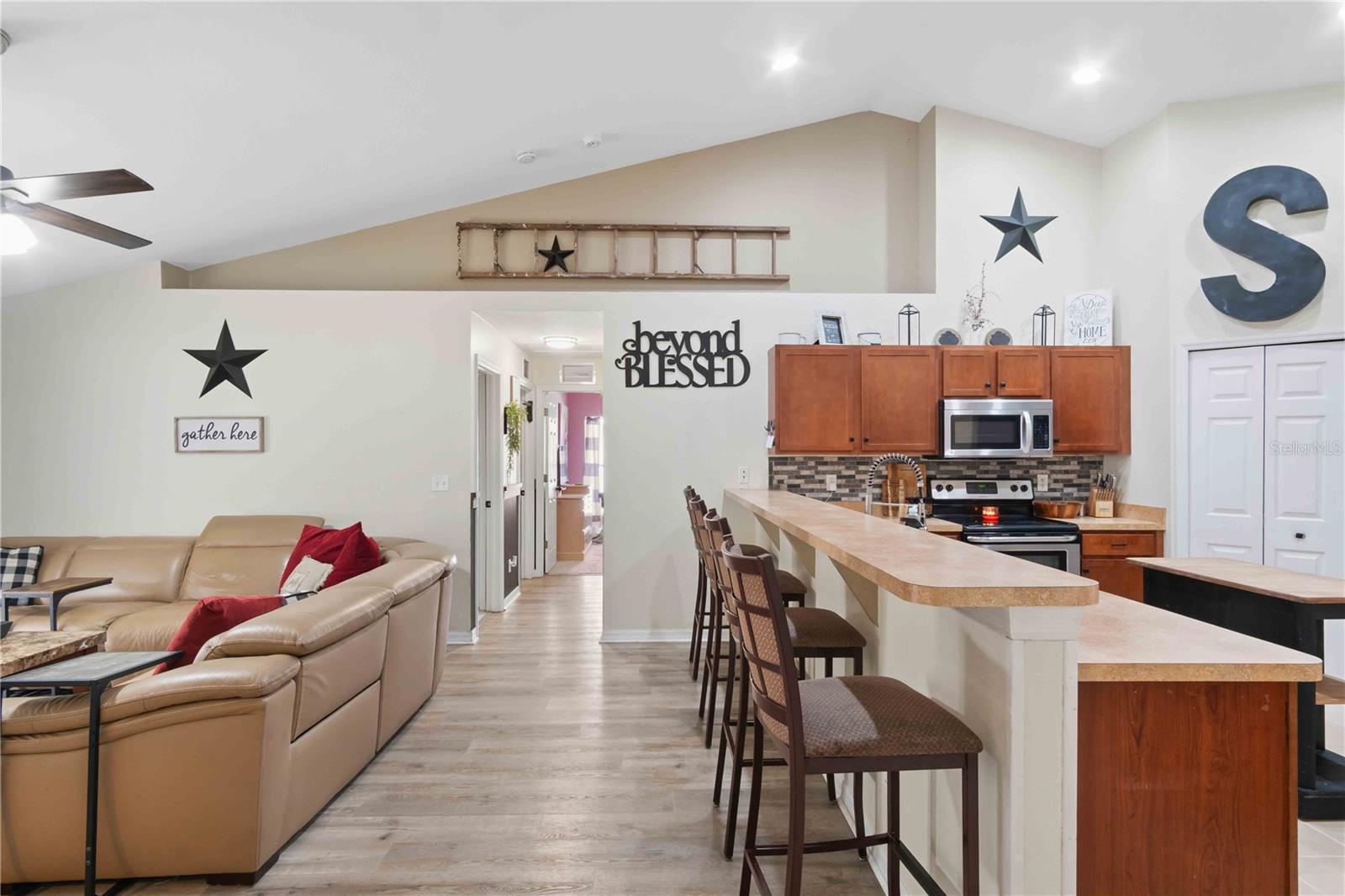 Image 16 of 50 For 3680 Channing Avenue