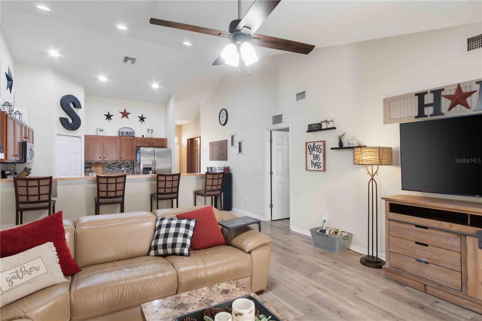 Image 20 of 50 For 3680 Channing Avenue