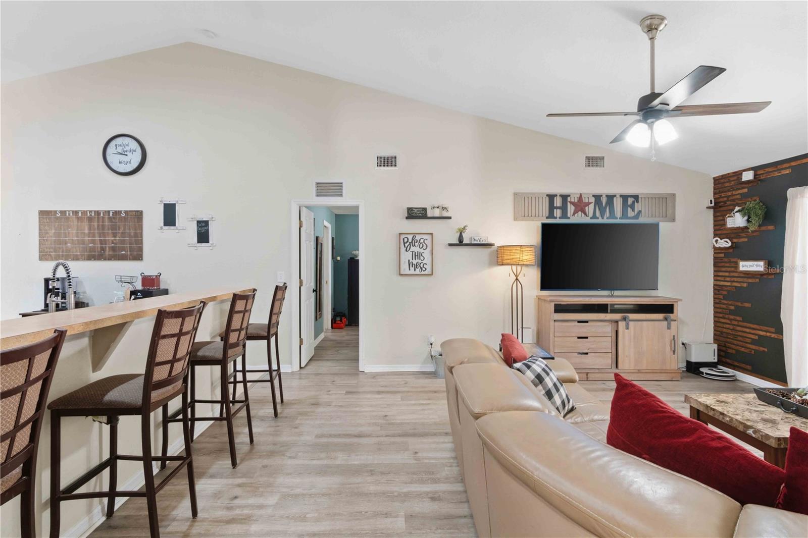 Image 21 of 50 For 3680 Channing Avenue