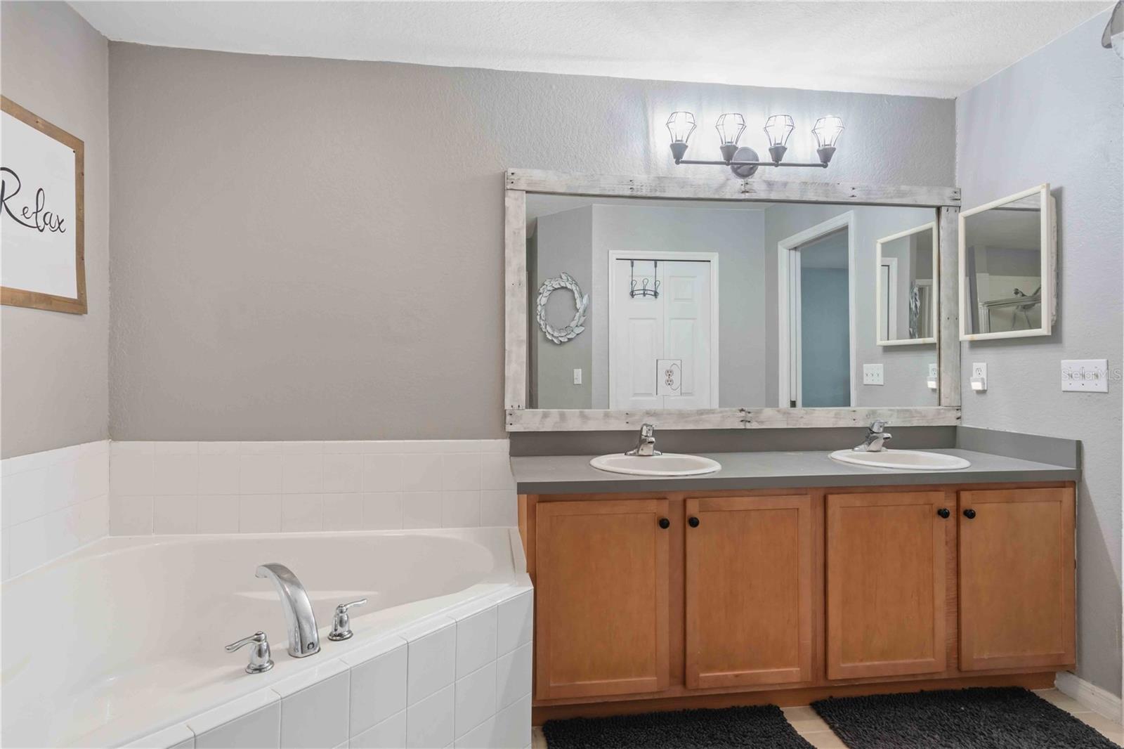 Image 28 of 50 For 3680 Channing Avenue