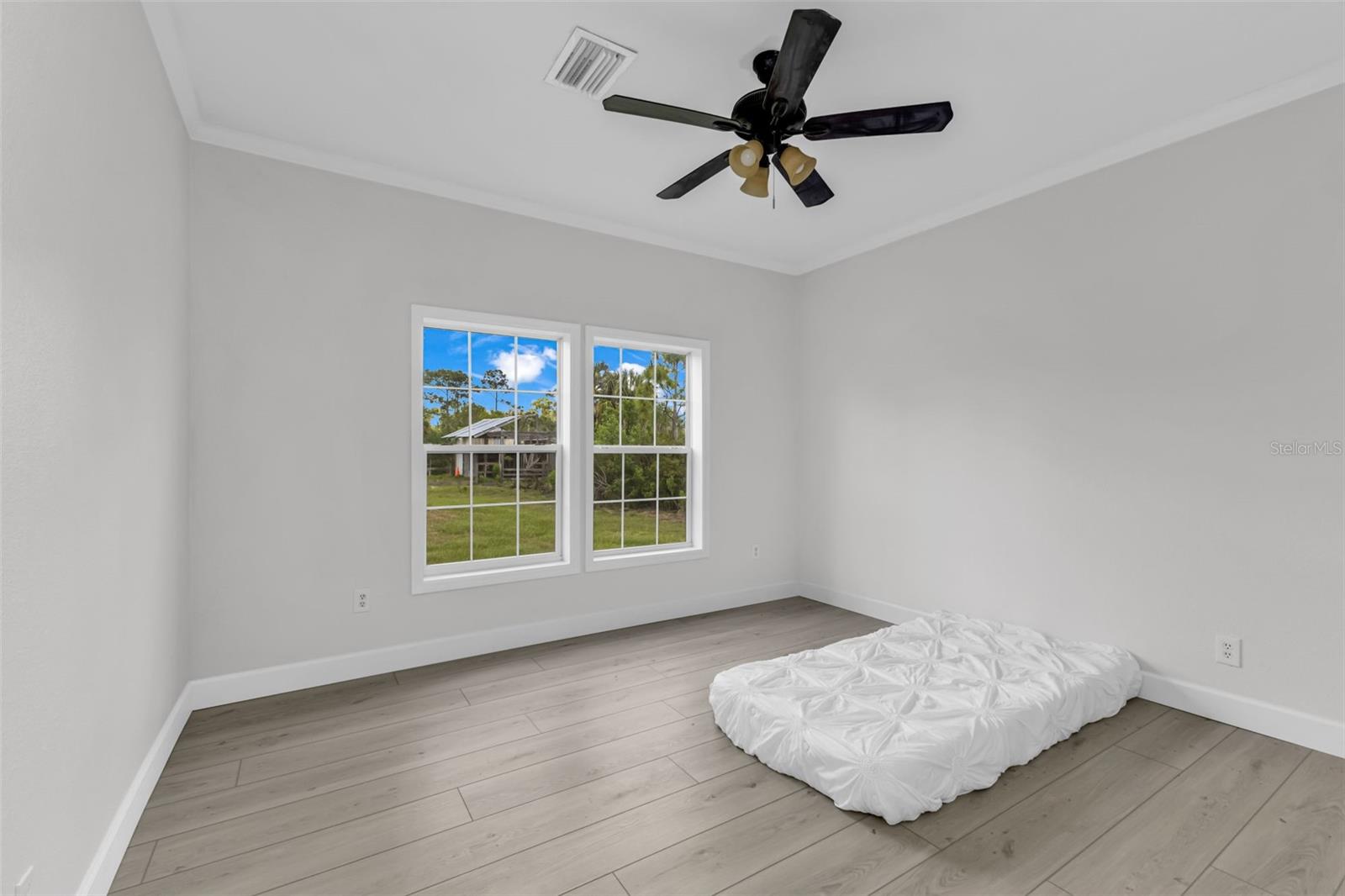 Image 27 of 84 For 32634 Oil Well Road