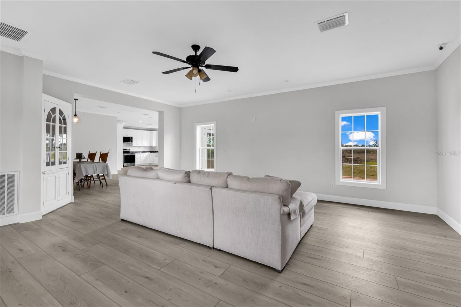 Image 5 of 84 For 32634 Oil Well Road