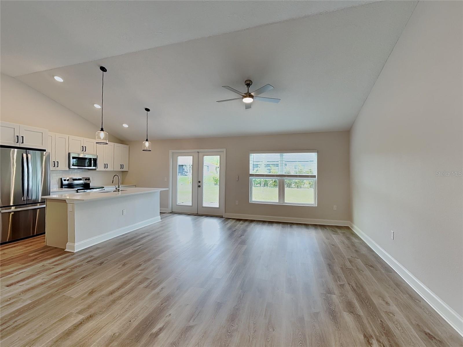 Image 4 of 20 For 8126 Chesebro Avenue