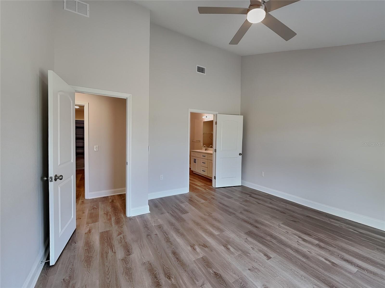 Image 7 of 20 For 8126 Chesebro Avenue