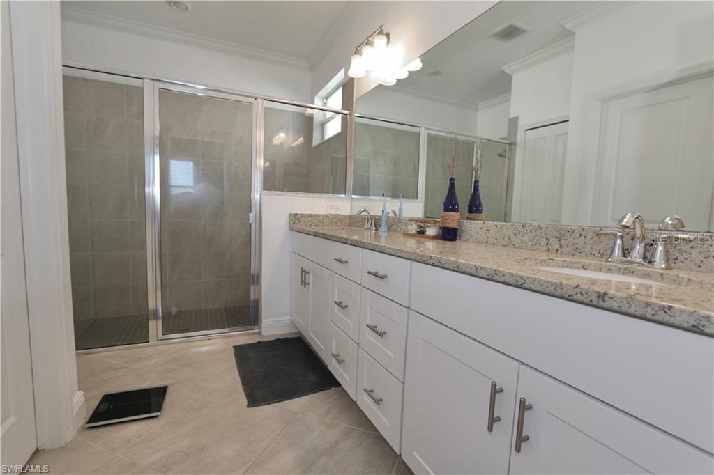 Image 15 of 37 For 17876 Woodland Court