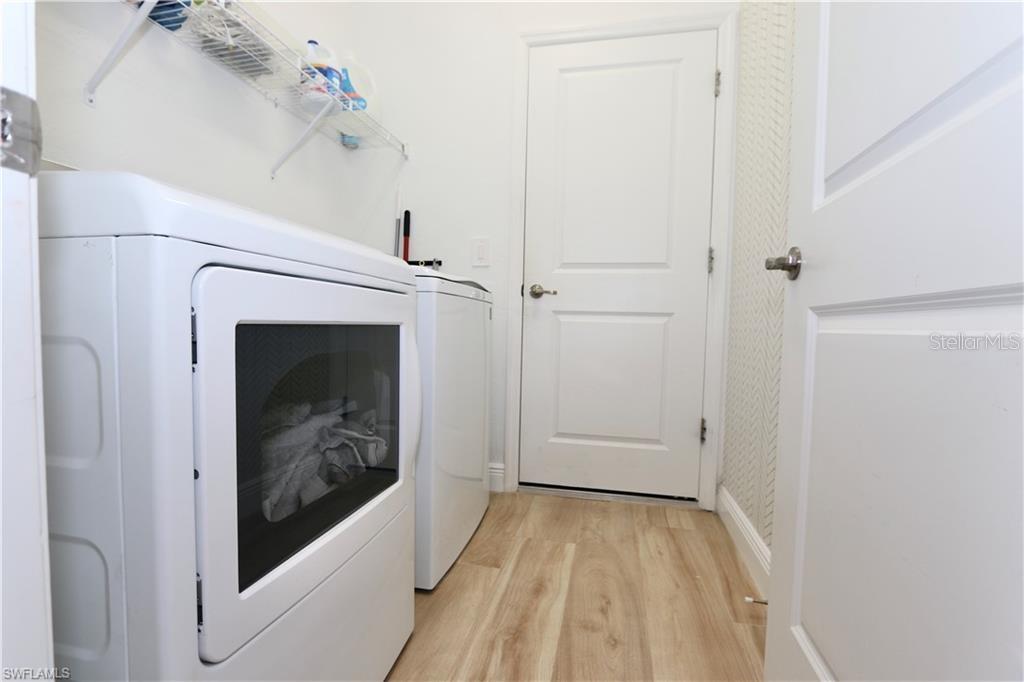 Image 24 of 37 For 17876 Woodland Court