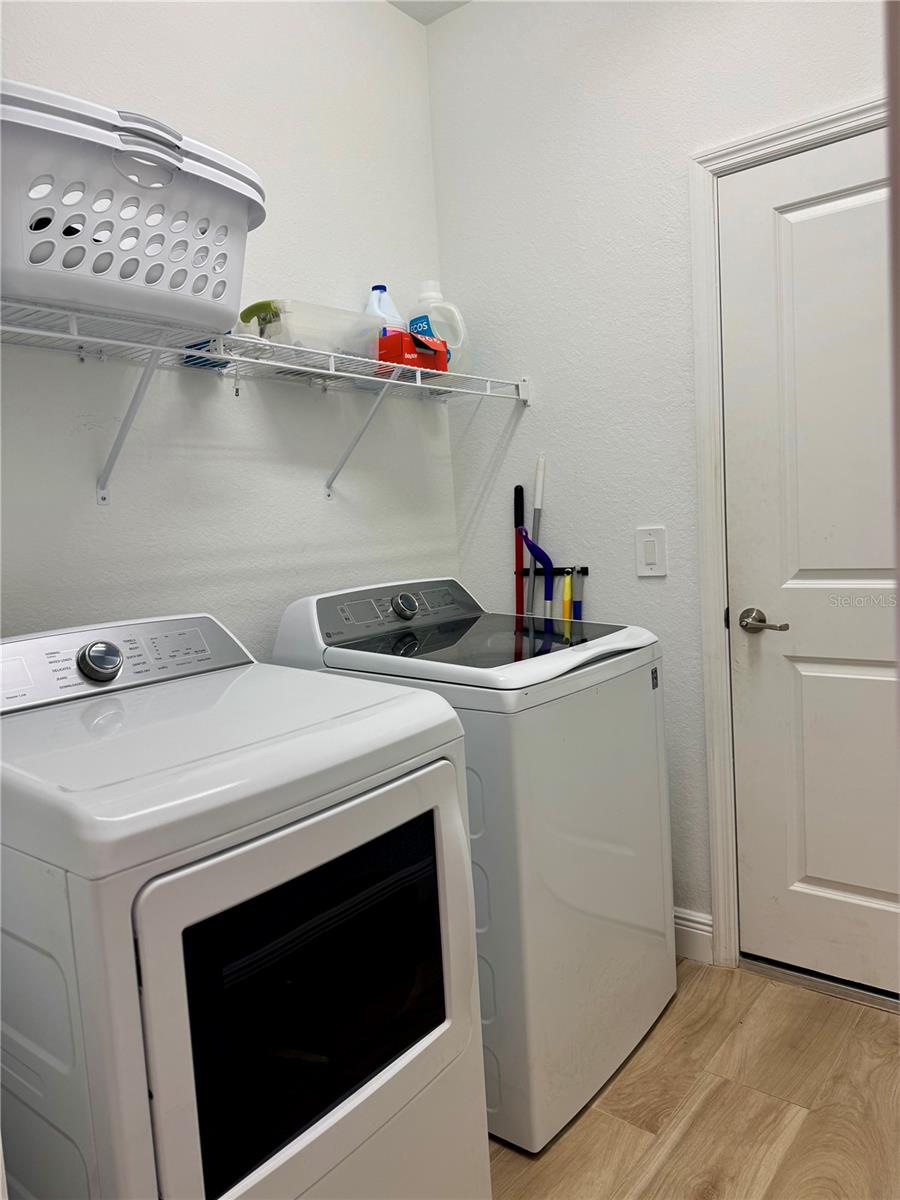 Image 25 of 37 For 17876 Woodland Court