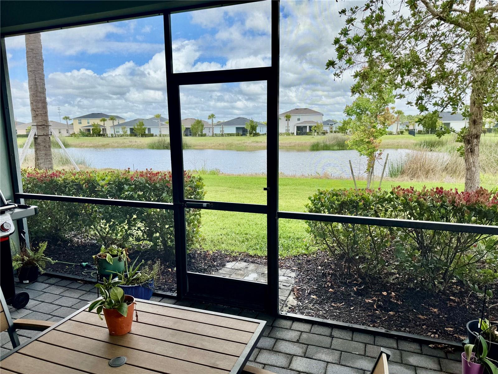 Image 27 of 37 For 17876 Woodland Court