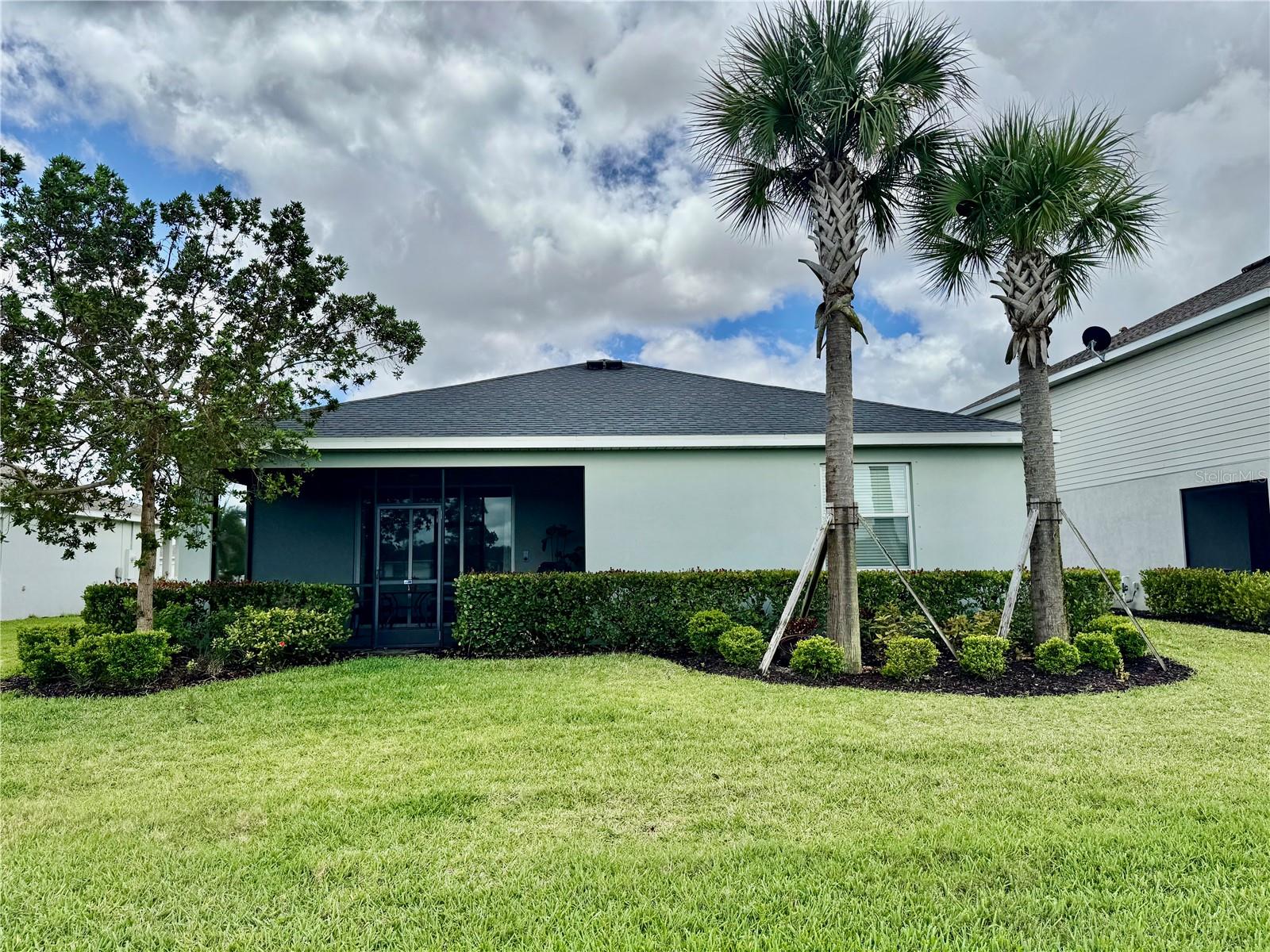 Image 28 of 37 For 17876 Woodland Court