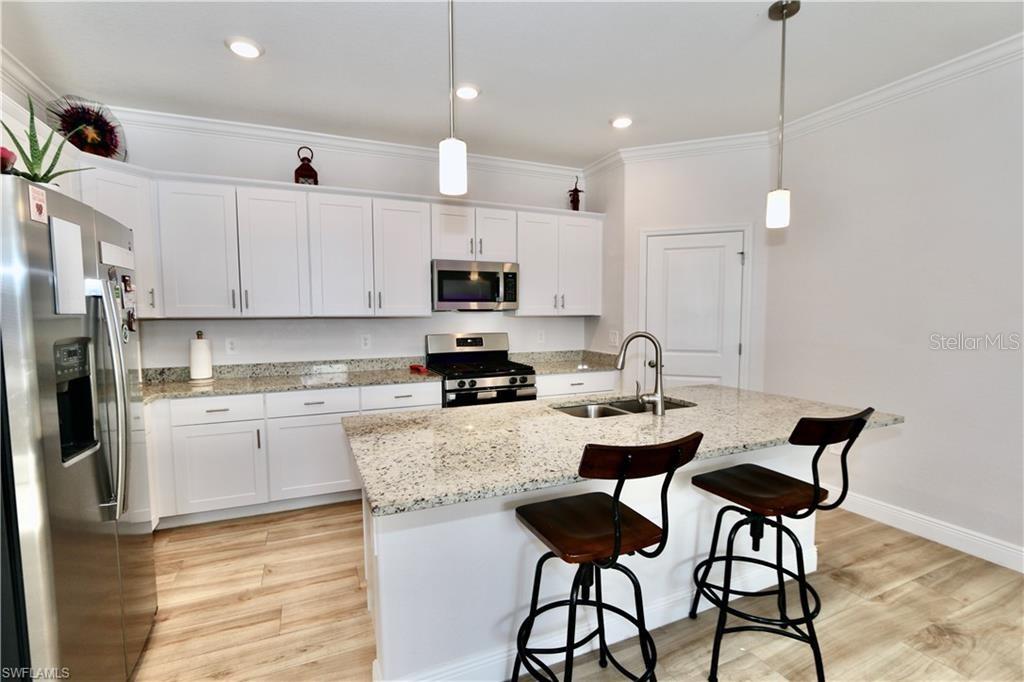 Image 9 of 37 For 17876 Woodland Court