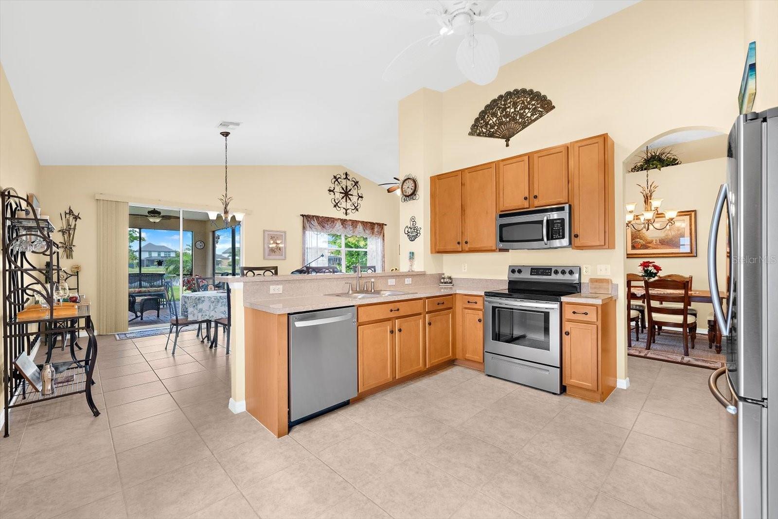 Image 18 of 74 For 24033 Canal Street