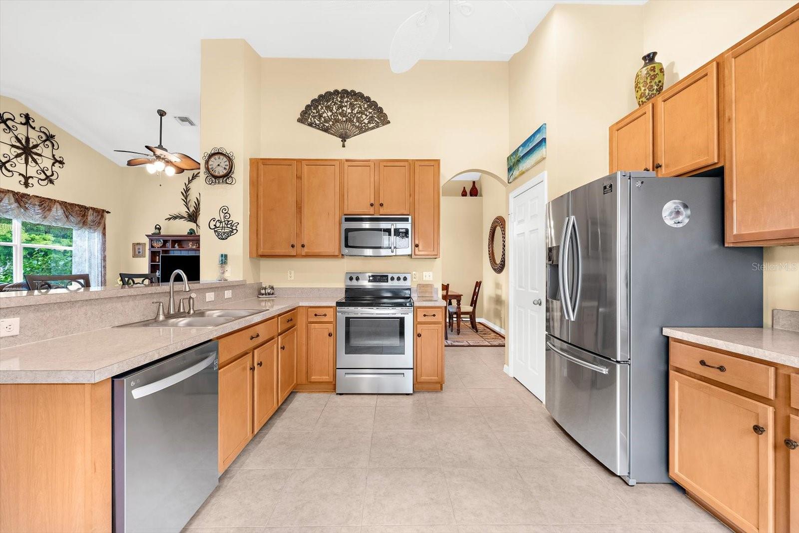 Image 19 of 74 For 24033 Canal Street