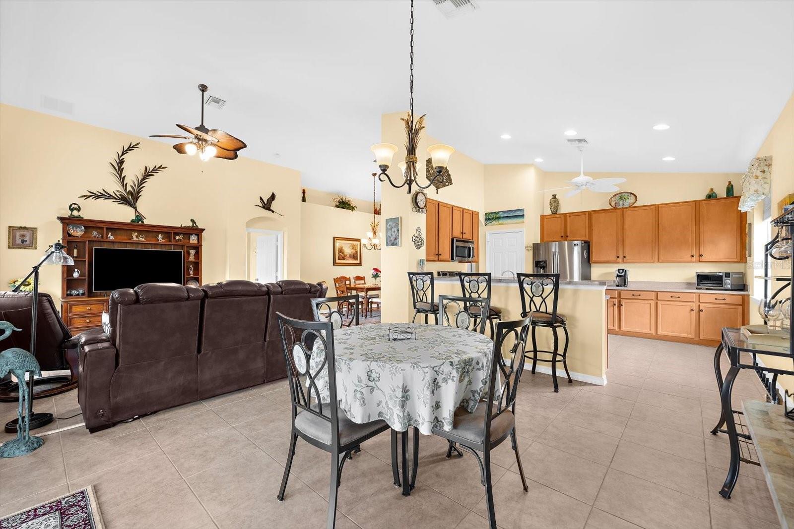 Image 24 of 74 For 24033 Canal Street