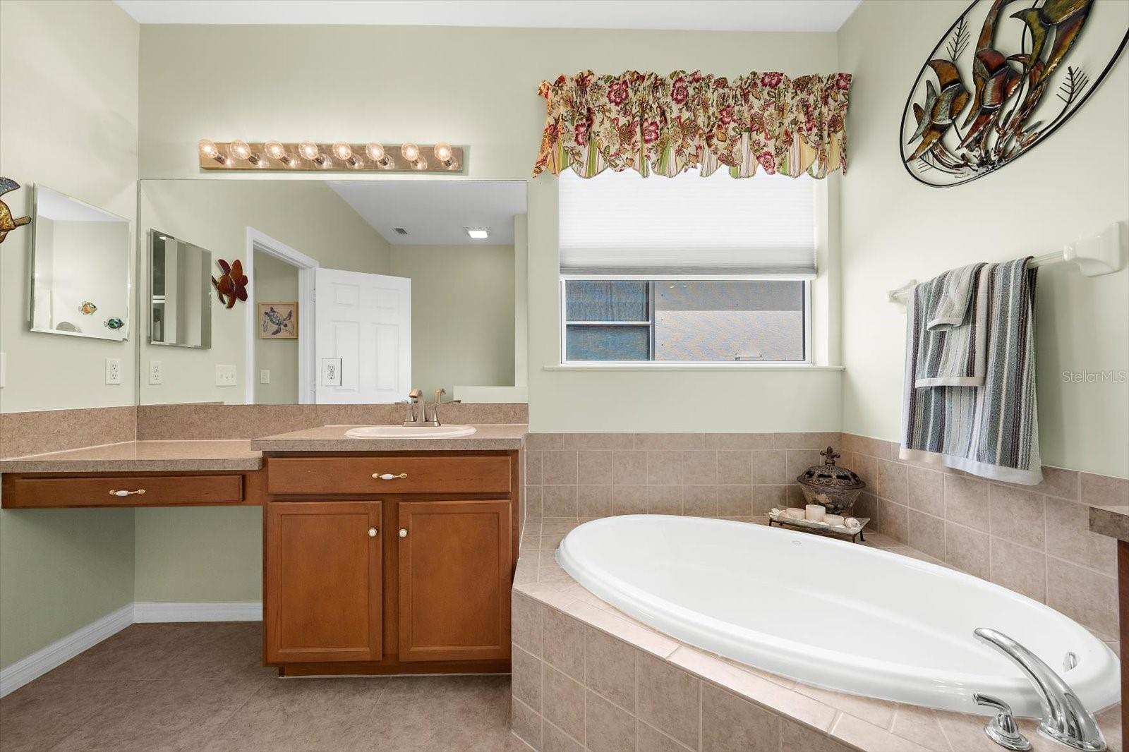 Image 39 of 74 For 24033 Canal Street