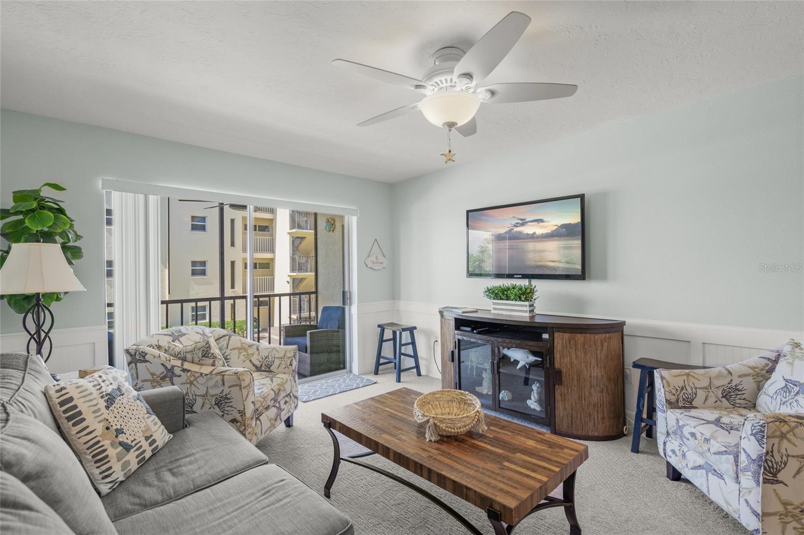 Image 13 of 85 For 915 Beach Road 215