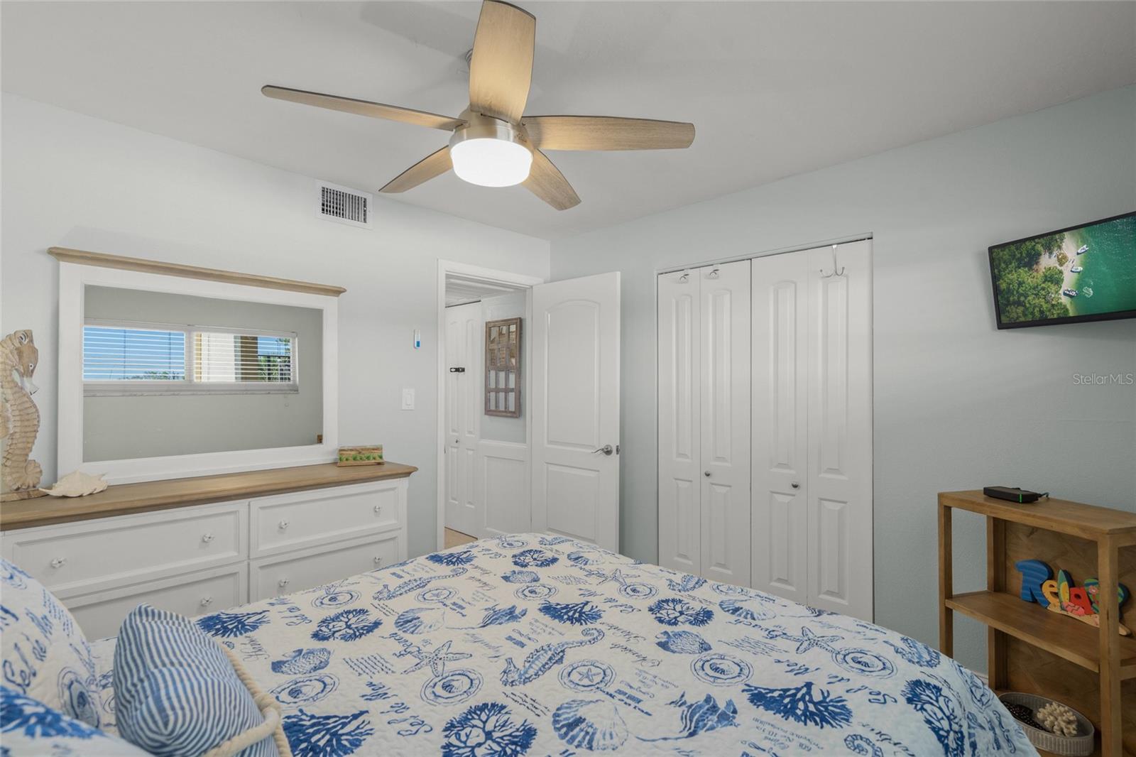 Image 28 of 85 For 915 Beach Road 215