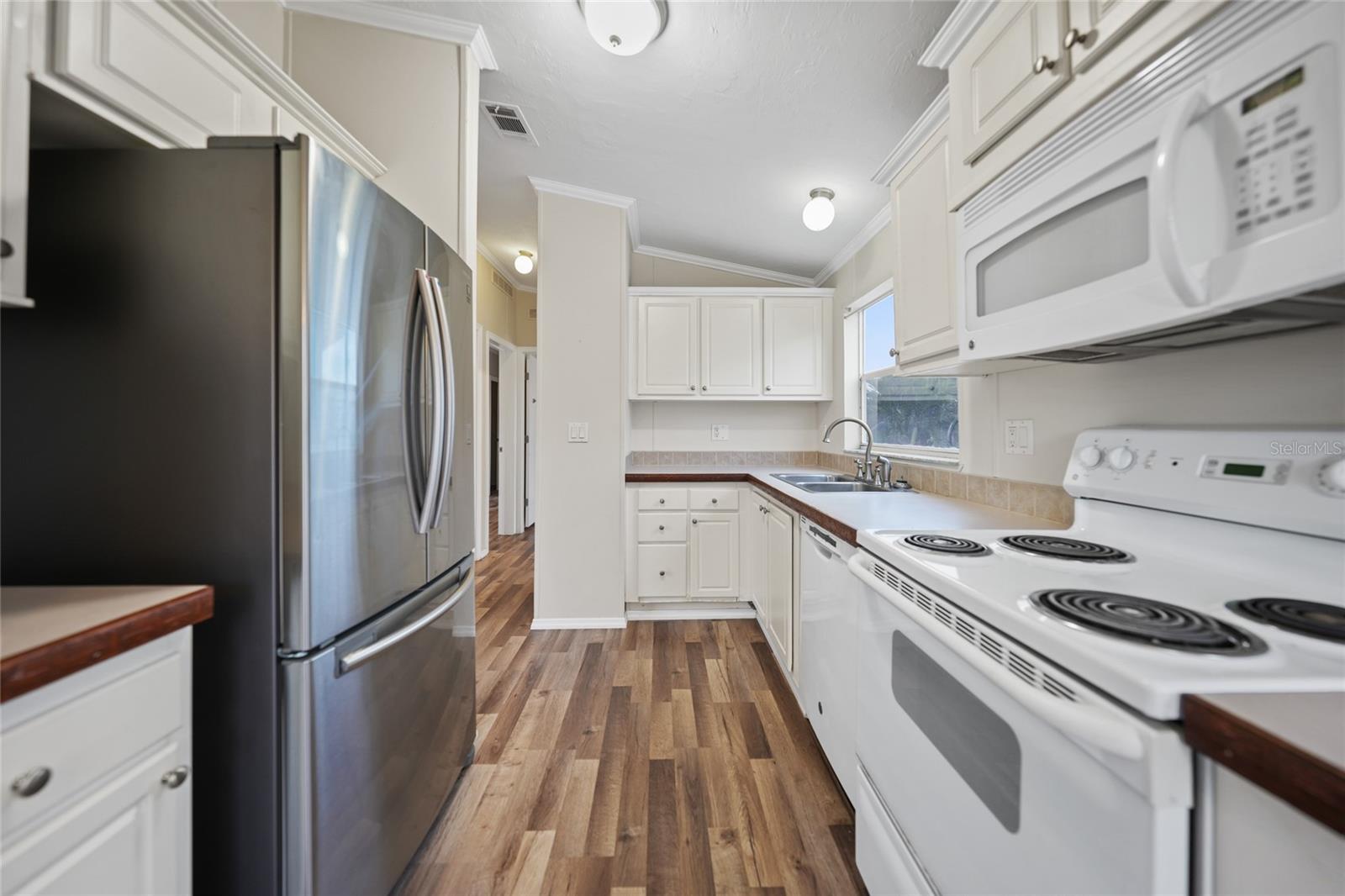 Image 10 of 29 For 3018 Bayberry Avenue