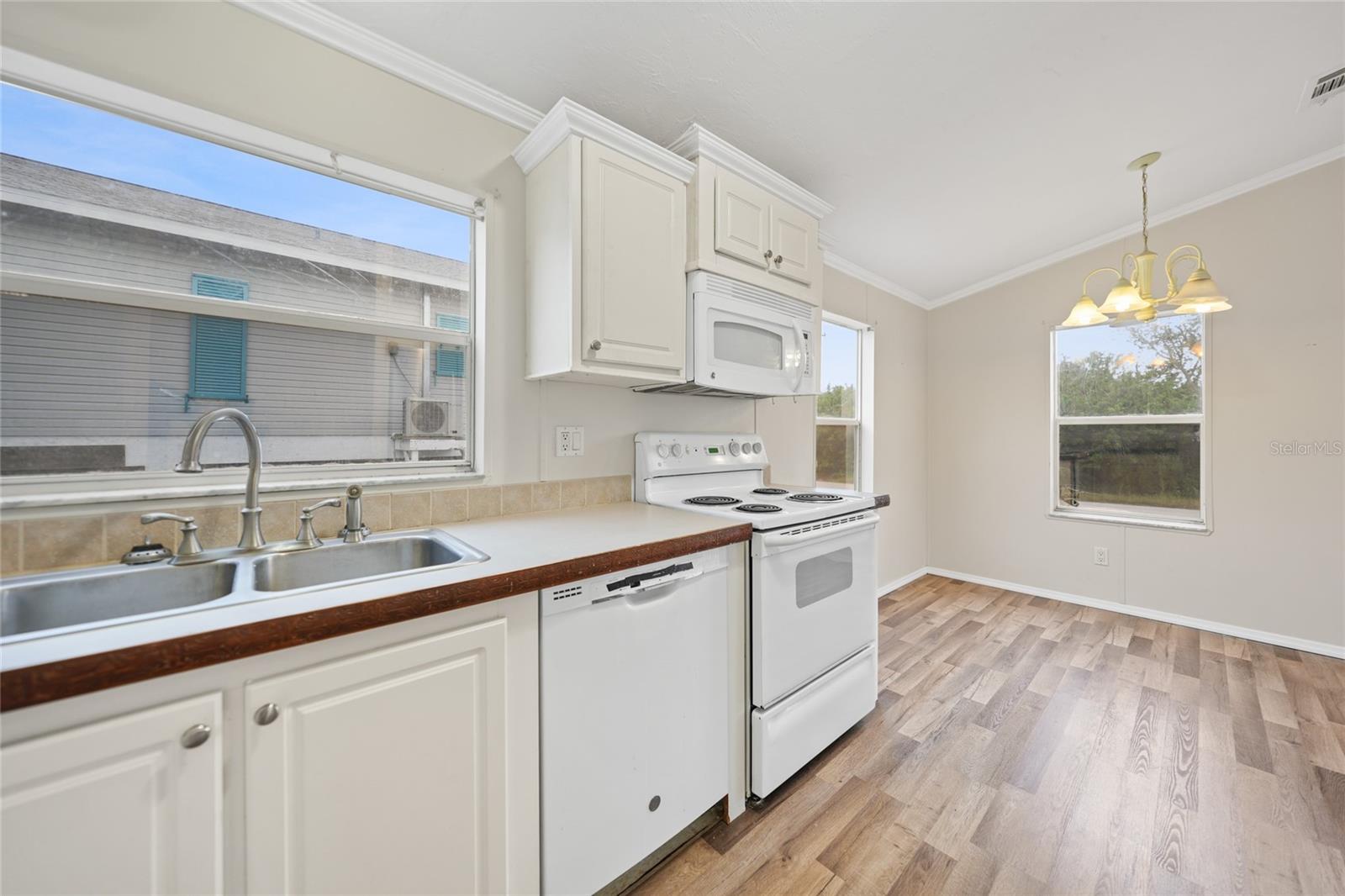 Image 11 of 29 For 3018 Bayberry Avenue