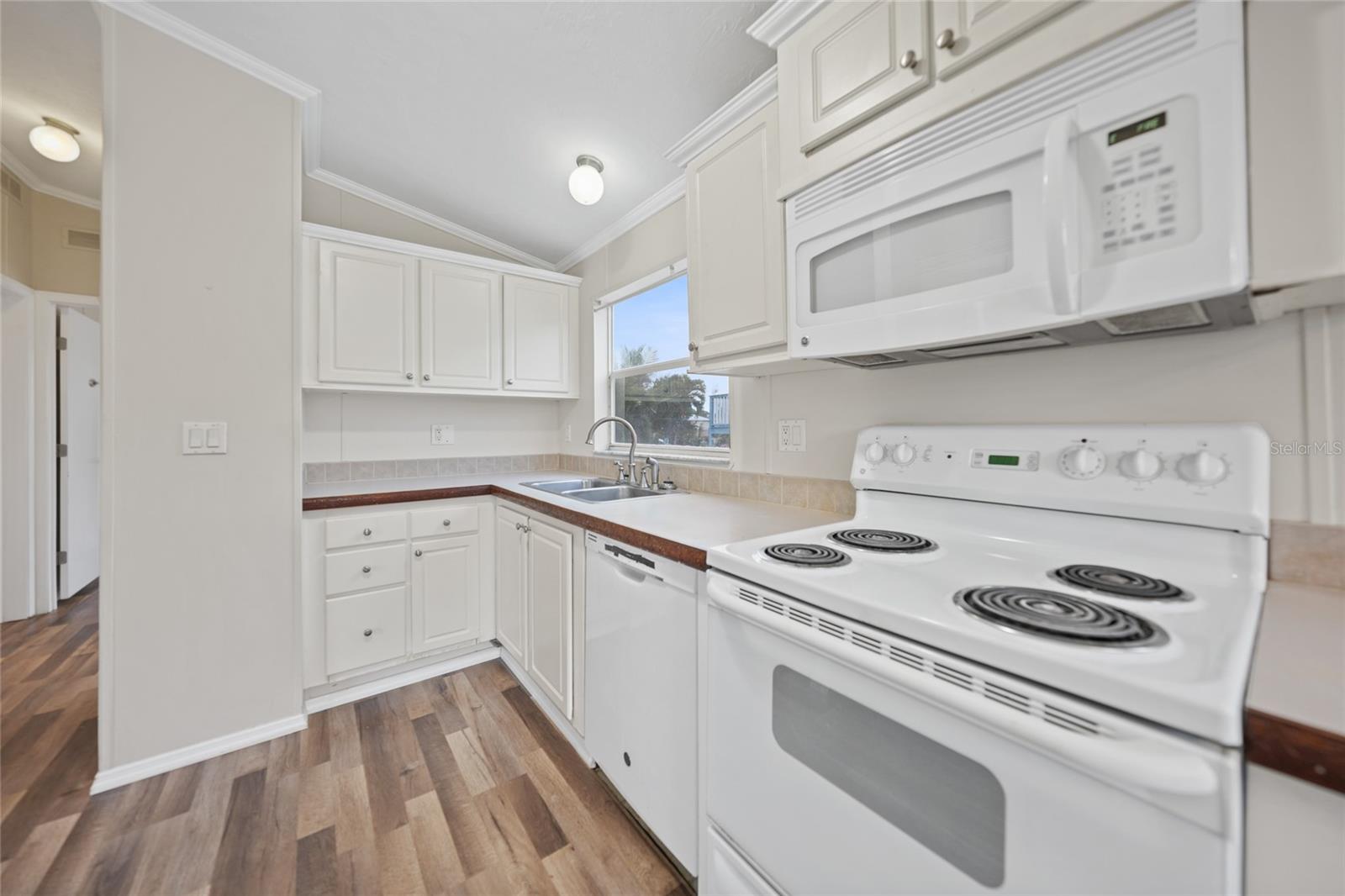 Image 12 of 29 For 3018 Bayberry Avenue