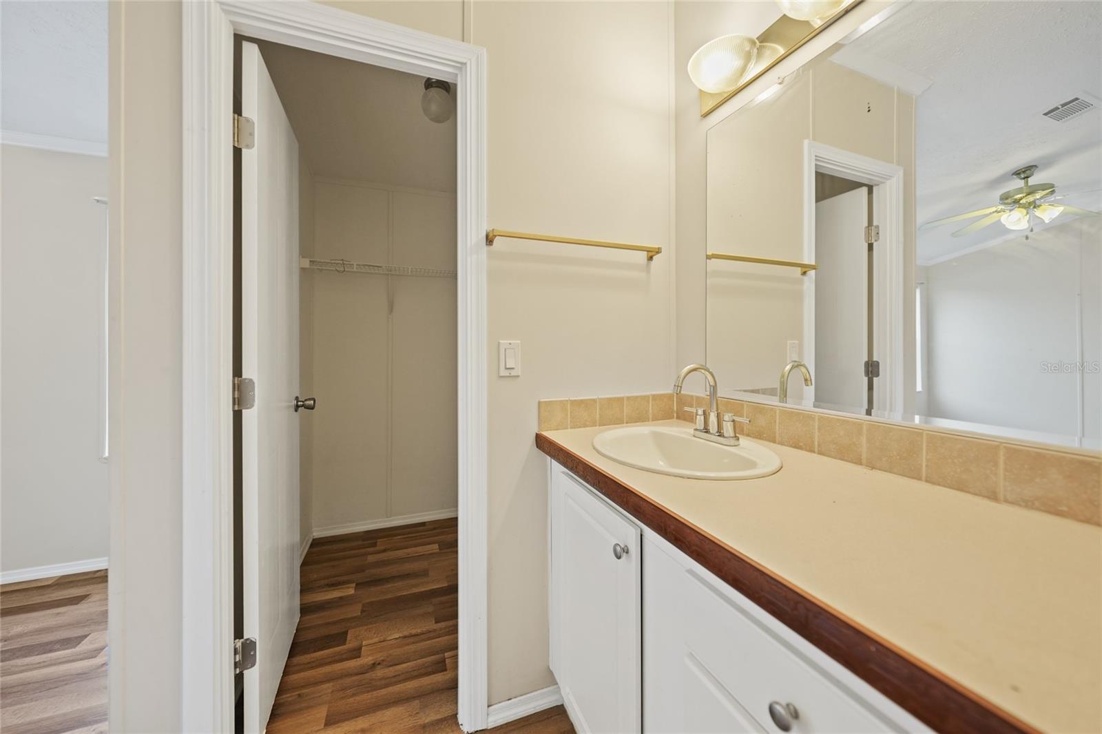 Image 18 of 29 For 3018 Bayberry Avenue