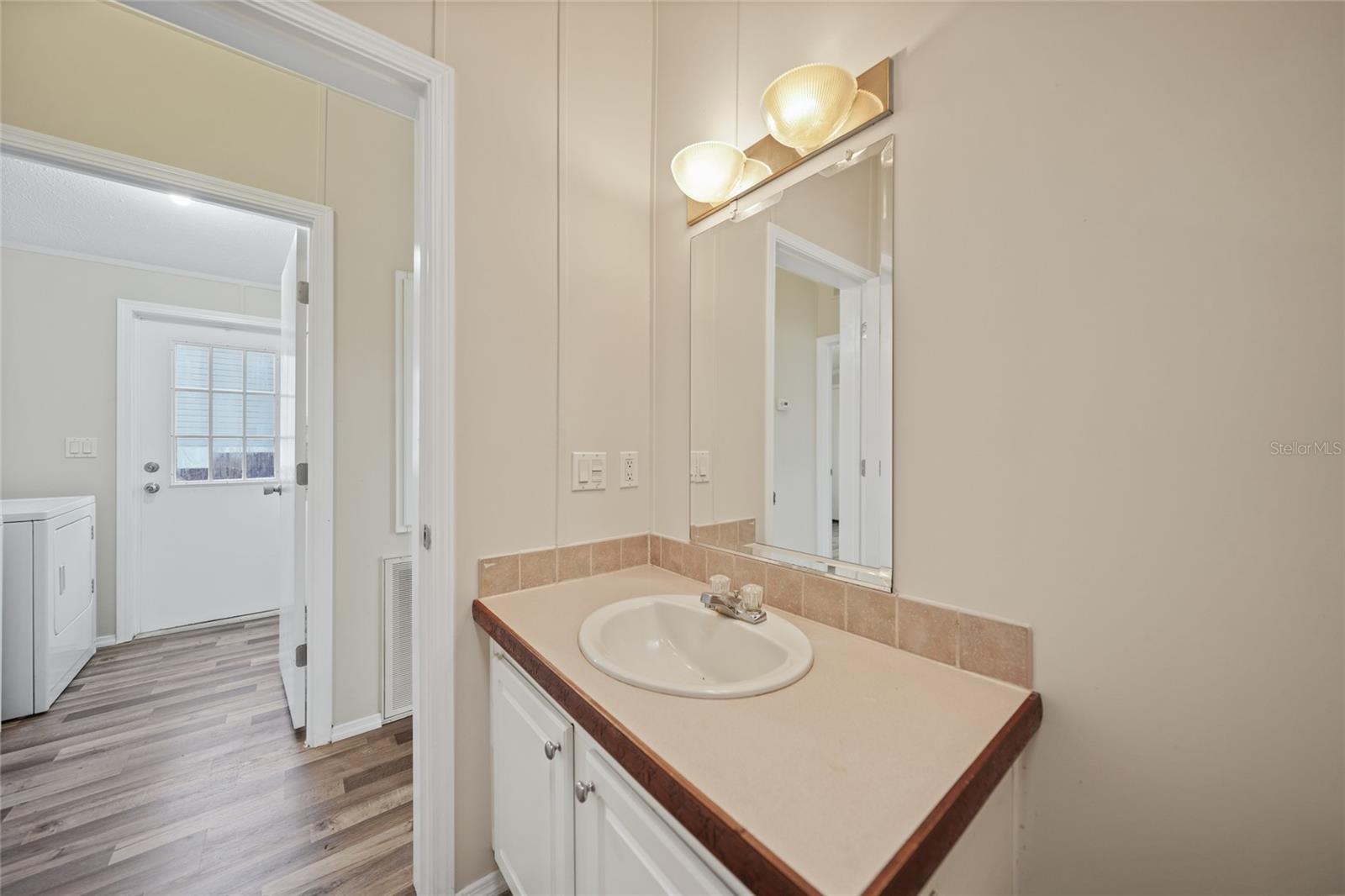 Image 25 of 29 For 3018 Bayberry Avenue