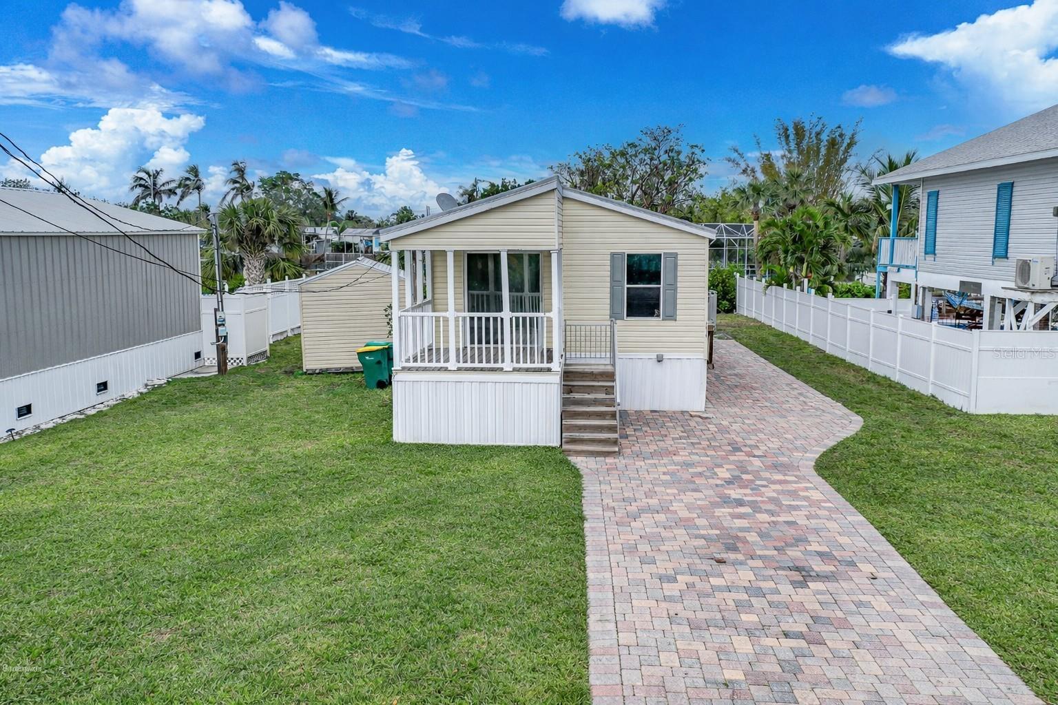 Image 3 of 29 For 3018 Bayberry Avenue