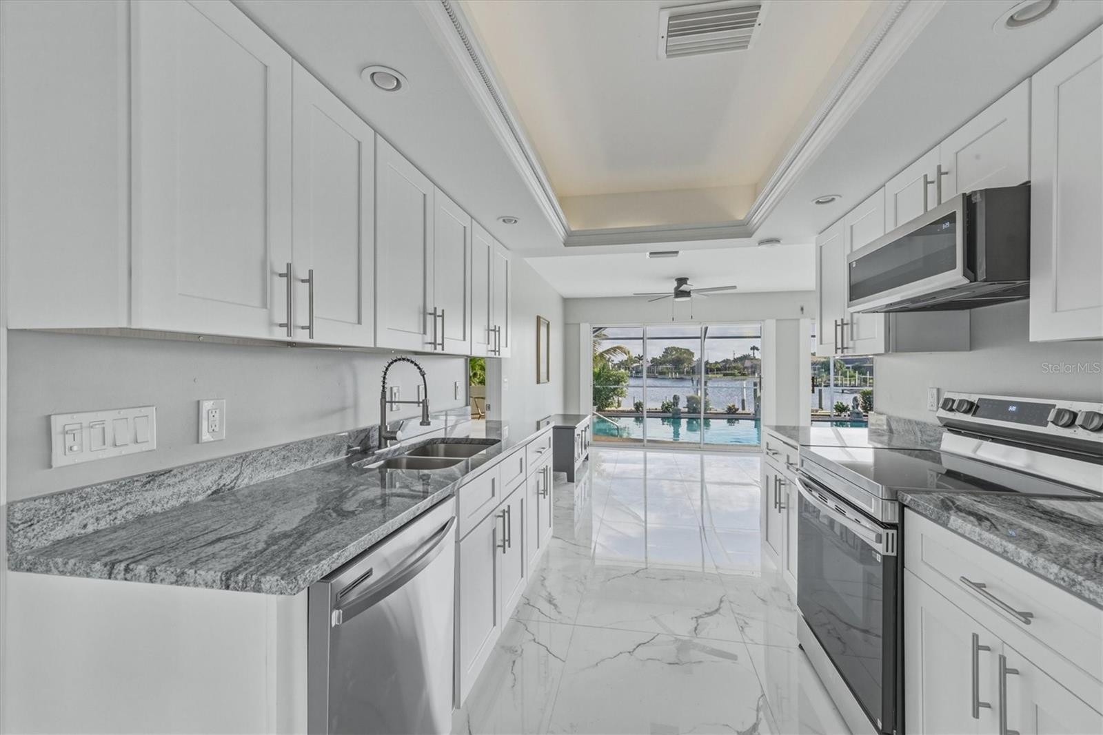 Image 16 of 58 For 1415 Columbian Drive