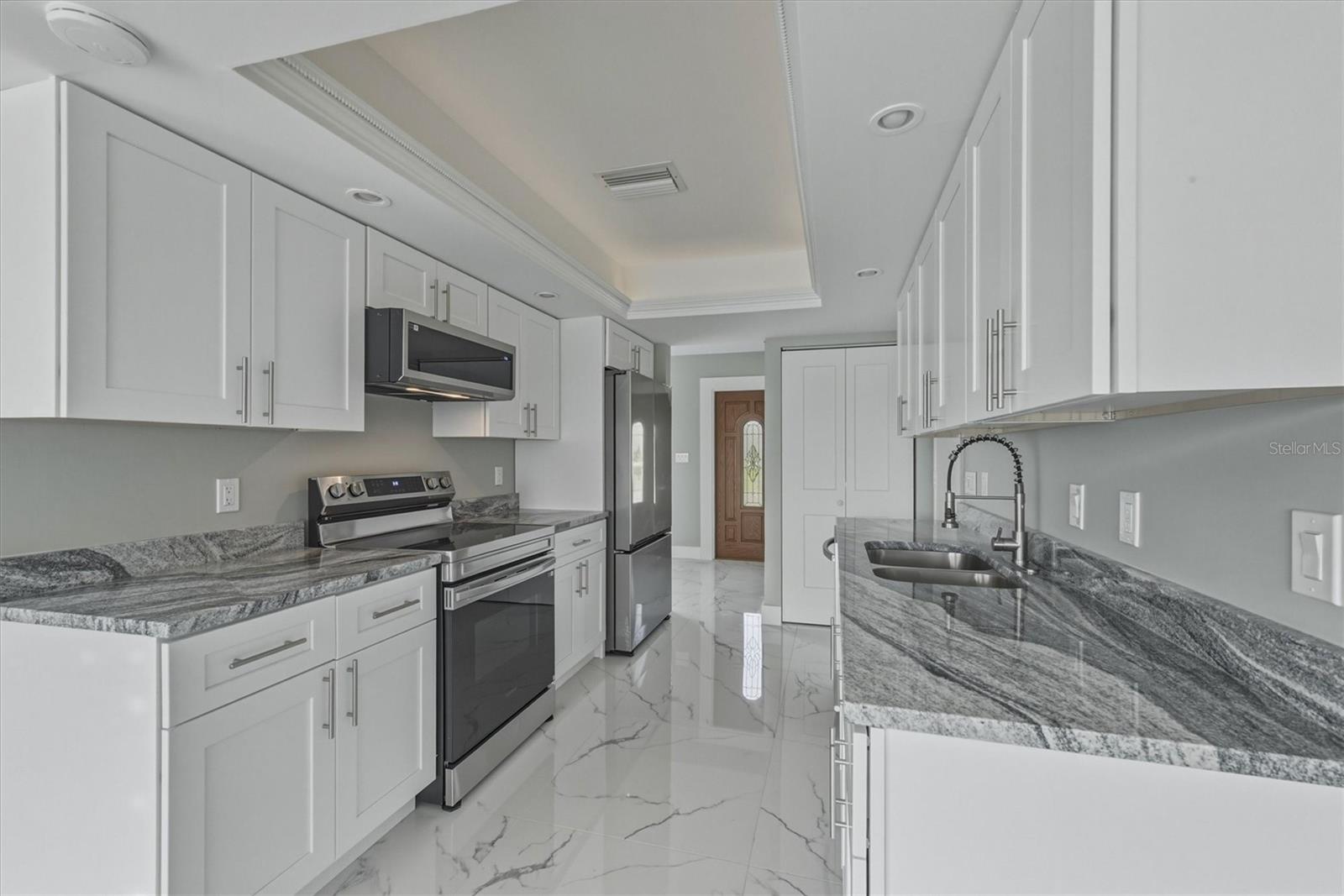 Image 17 of 58 For 1415 Columbian Drive