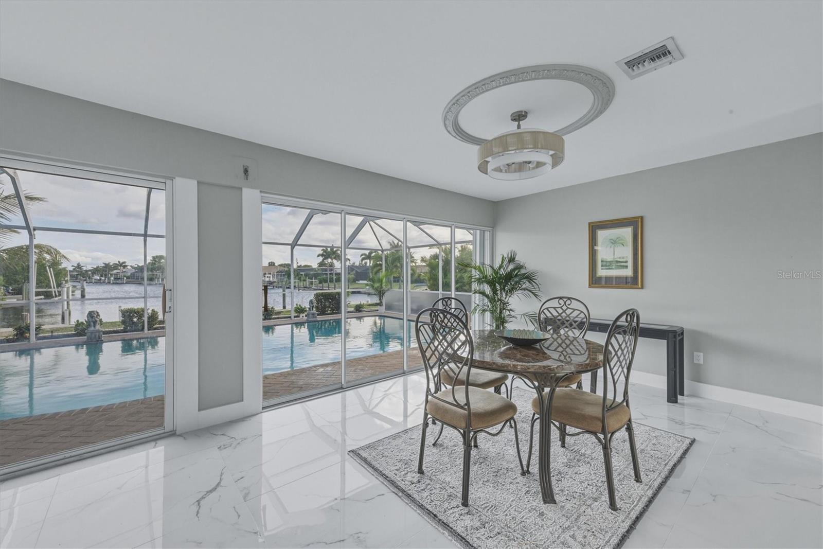 Image 18 of 58 For 1415 Columbian Drive