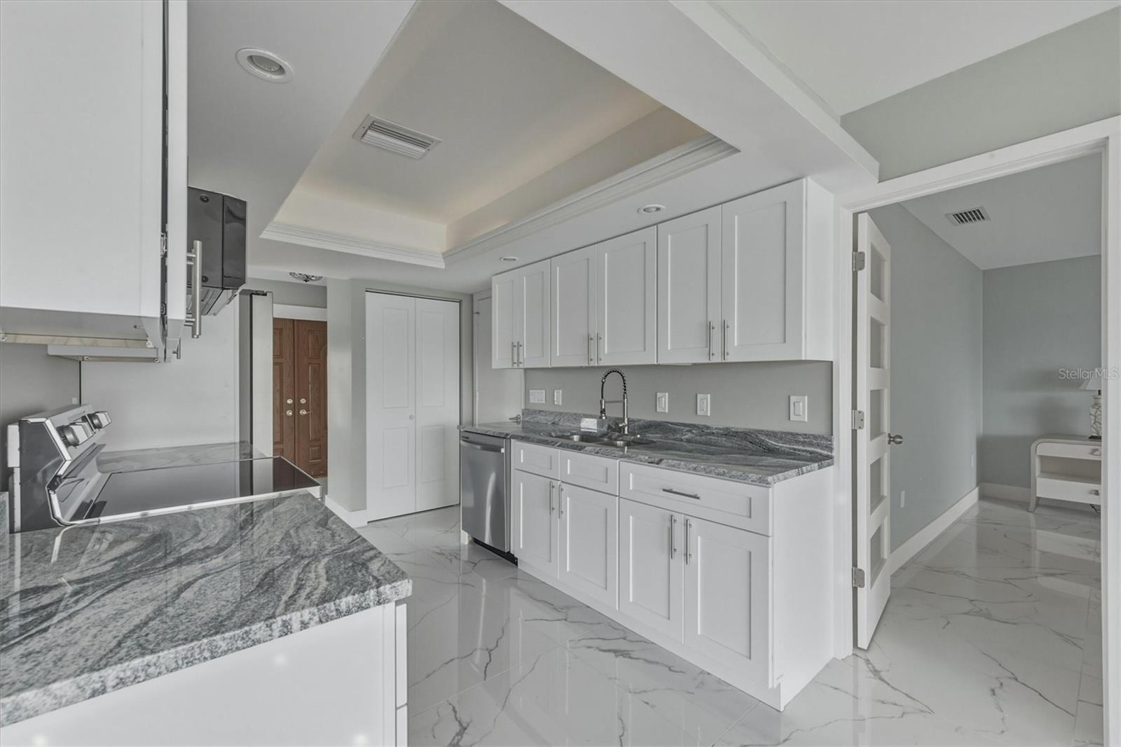 Image 19 of 58 For 1415 Columbian Drive