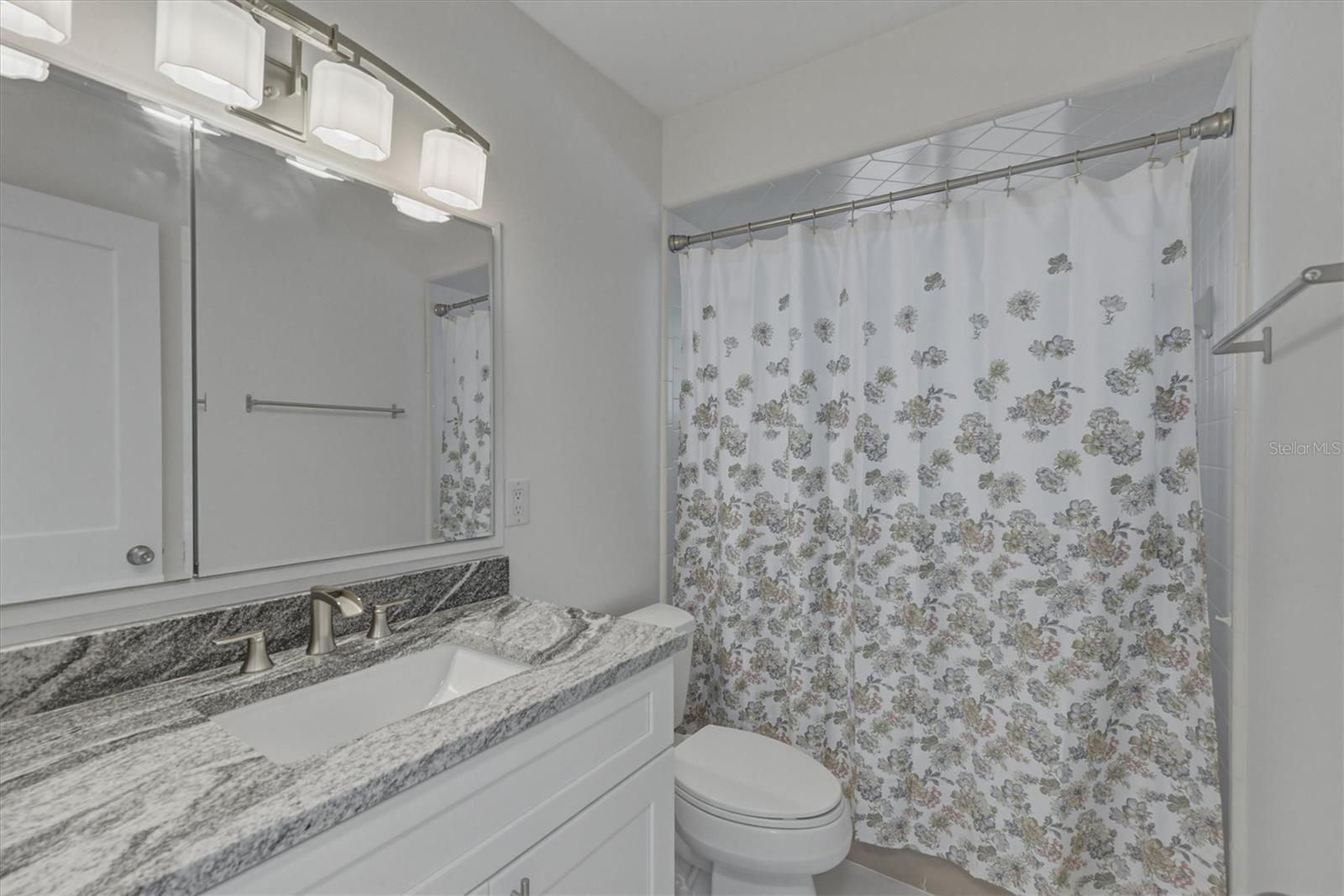 Image 22 of 58 For 1415 Columbian Drive