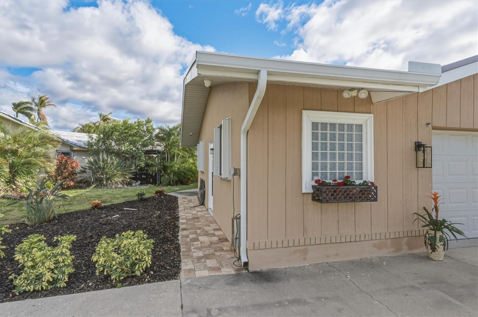 Image 39 of 58 For 1415 Columbian Drive