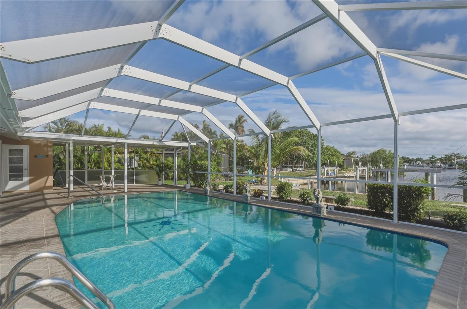 Image 4 of 58 For 1415 Columbian Drive