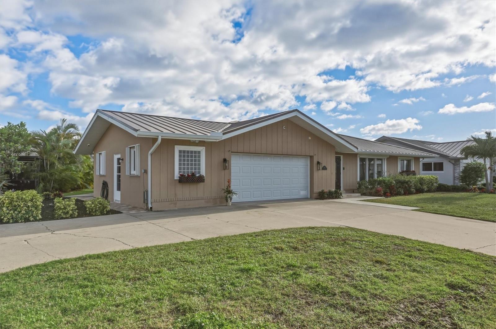 Image 41 of 58 For 1415 Columbian Drive