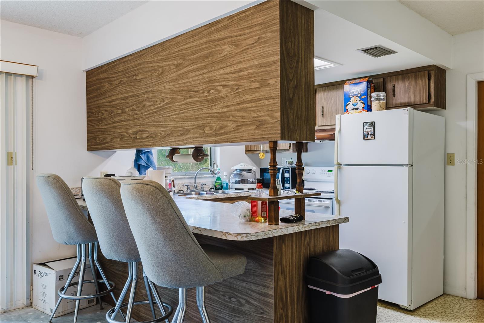 Image 11 of 33 For 27307 Chinquapin Drive