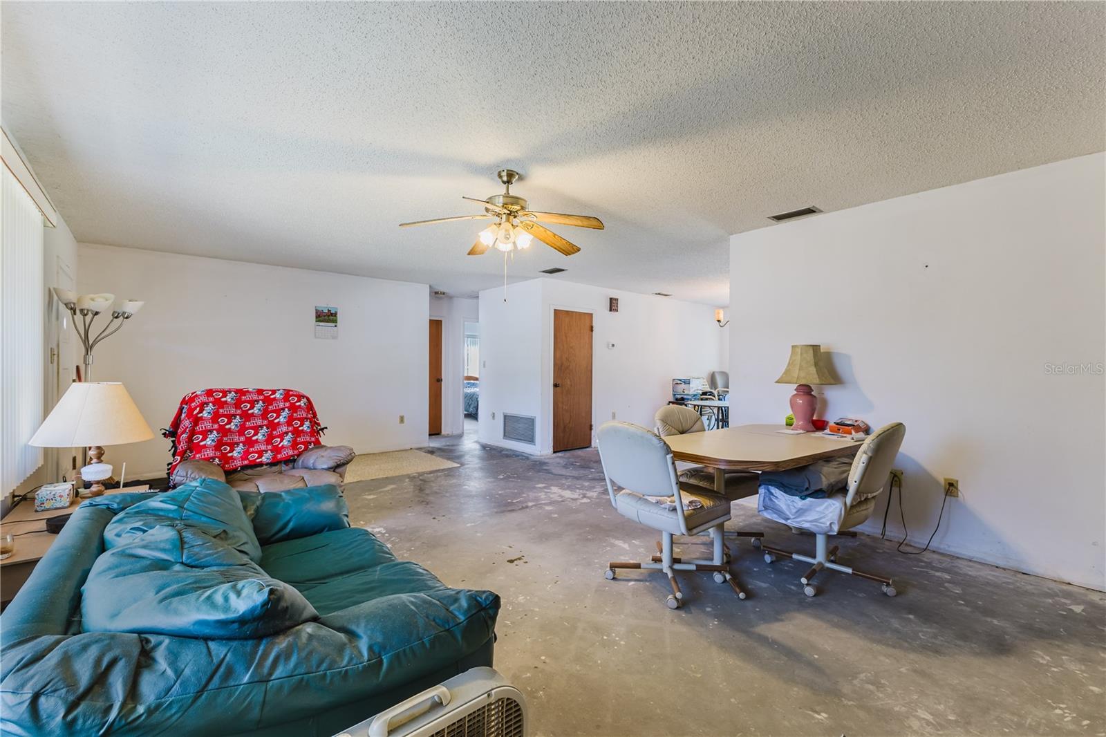 Image 9 of 33 For 27307 Chinquapin Drive