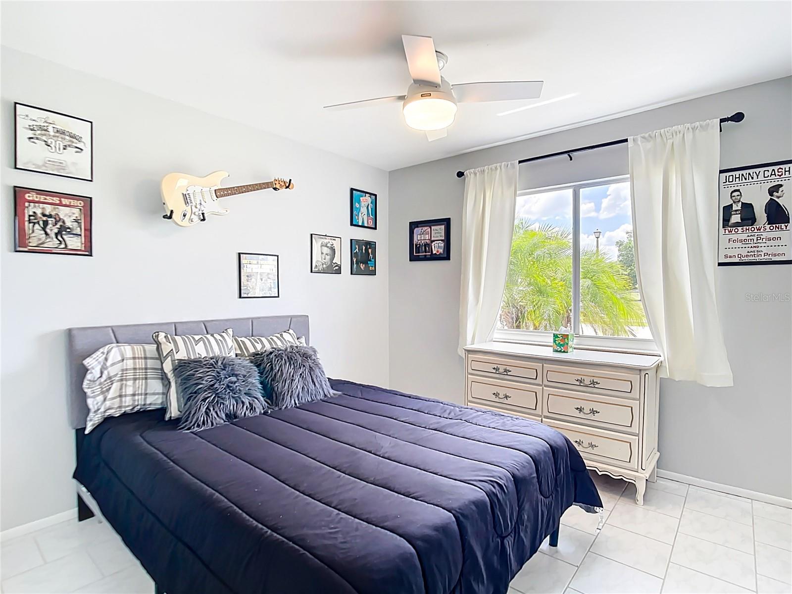 Image 17 of 33 For 6786 Carovel Avenue