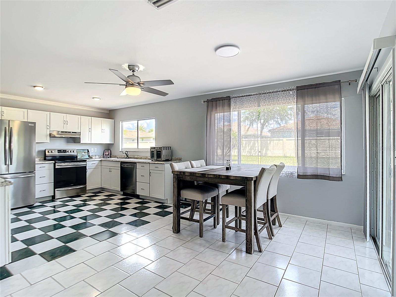 Image 9 of 33 For 6786 Carovel Avenue