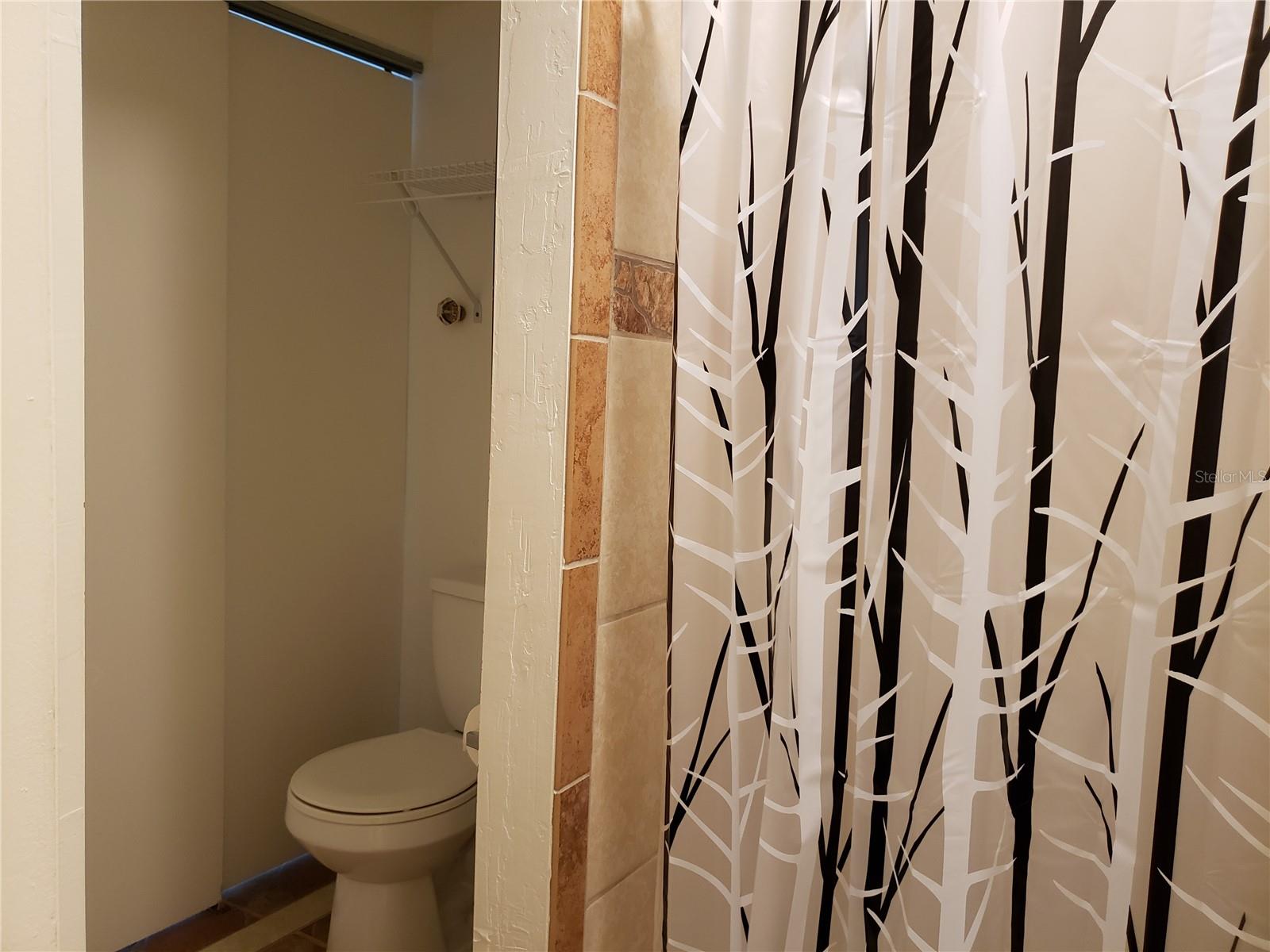 Image 11 of 13 For 21946 Cellini Avenue