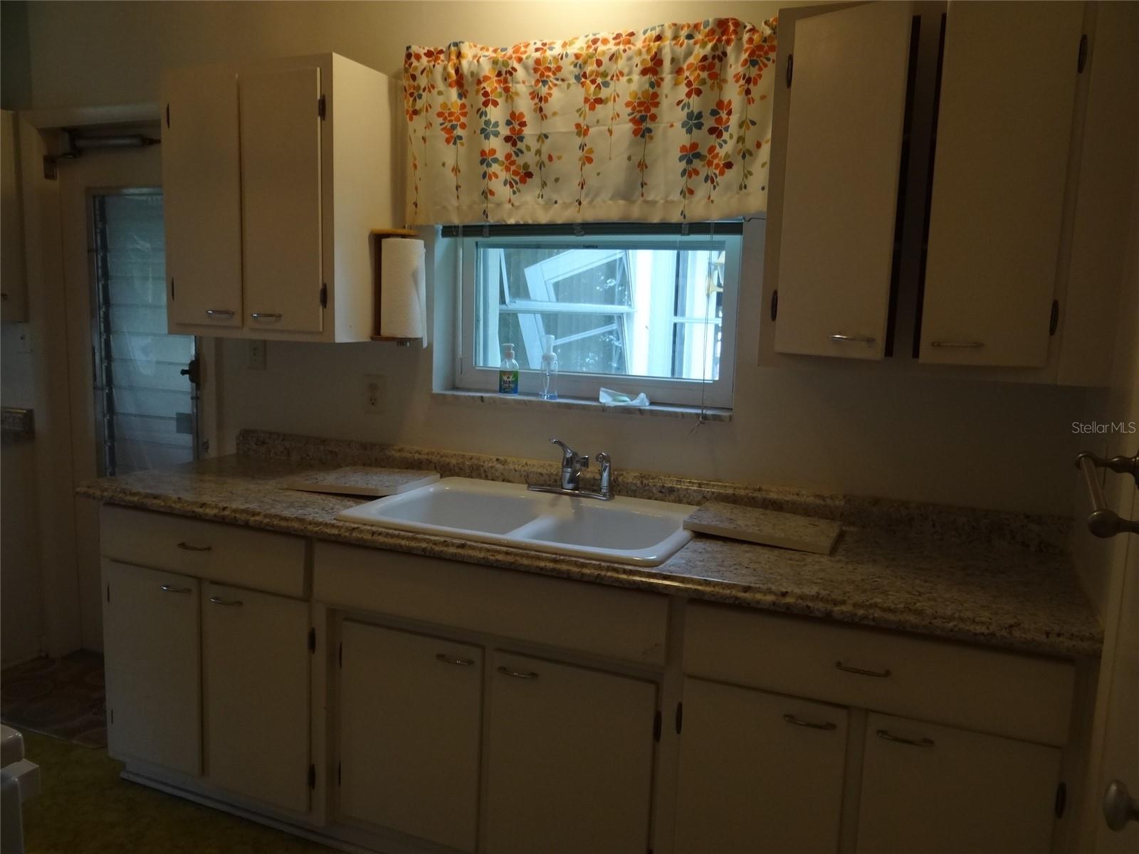 Image 5 of 13 For 21946 Cellini Avenue