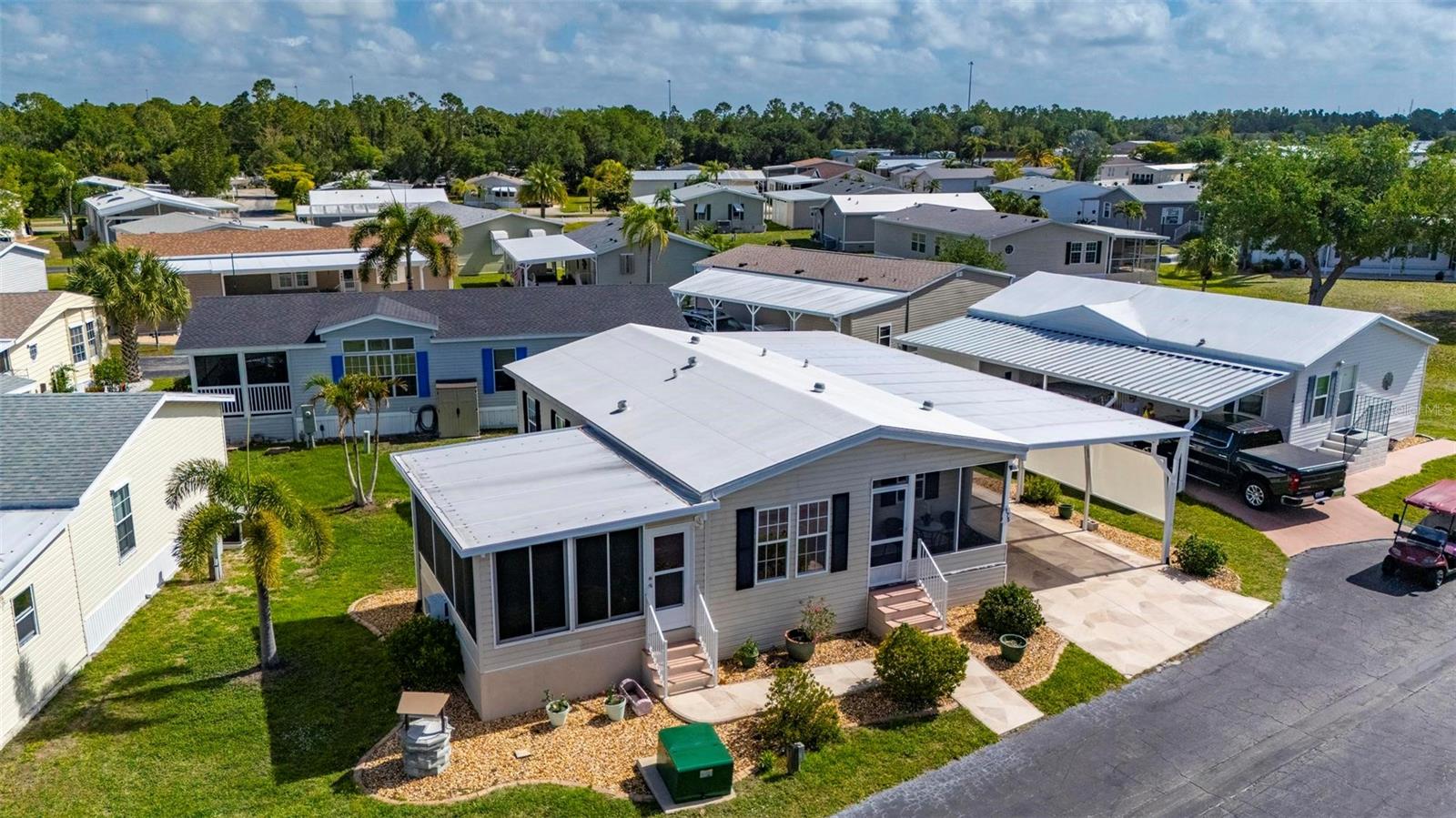 Image 40 of 66 For 1000 Kings Highway 175