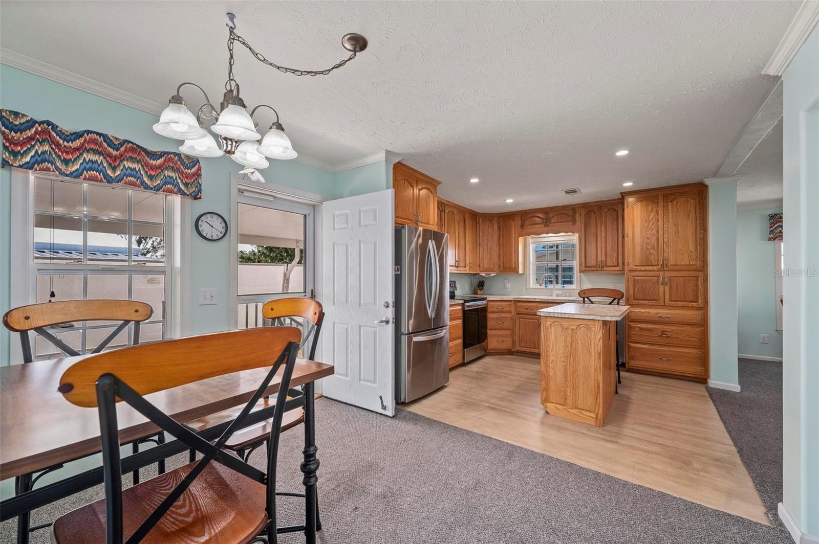 Image 6 of 66 For 1000 Kings Highway 175