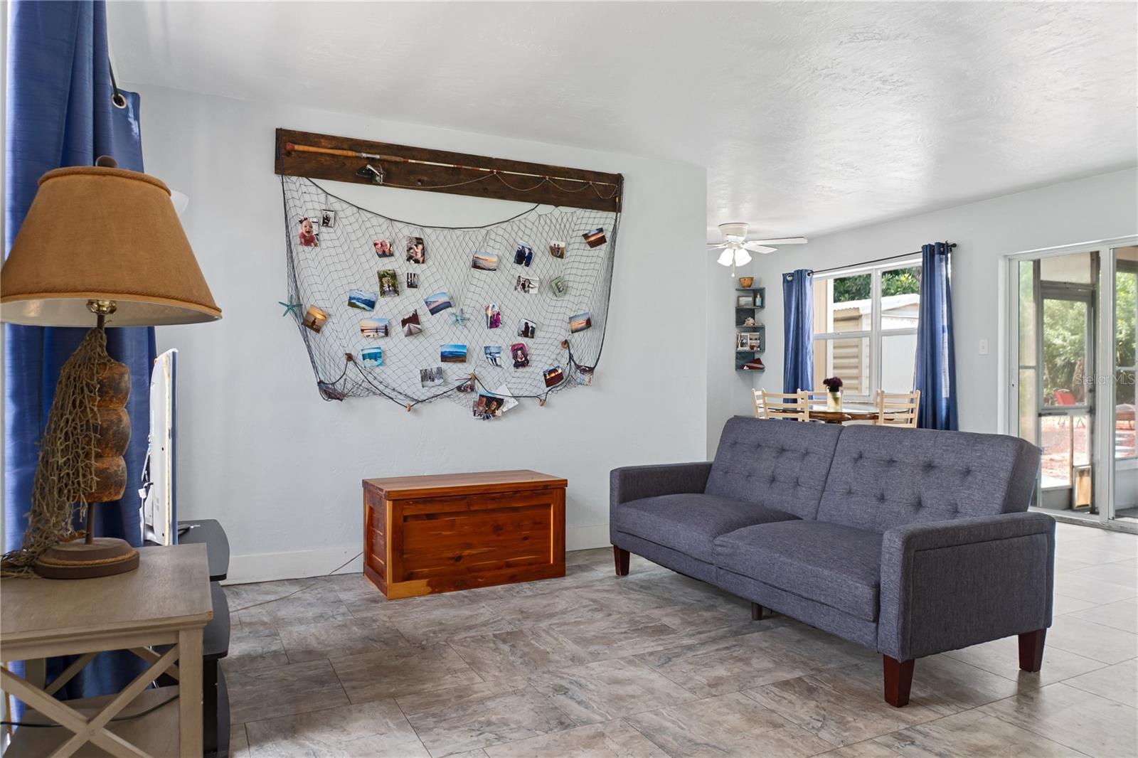 Image 10 of 37 For 22370 Catherine Avenue