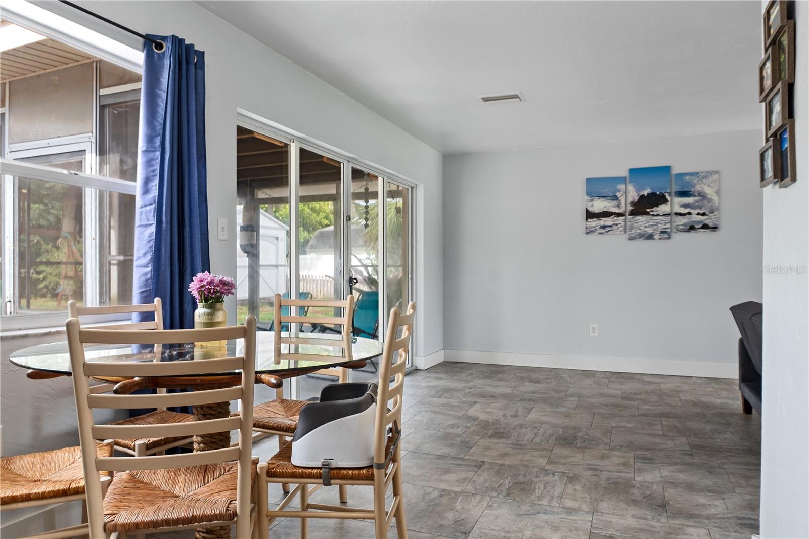 Image 12 of 37 For 22370 Catherine Avenue